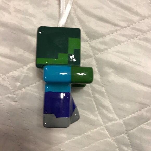 2019 Hallmark Minecraft Zombie Christmas Ornanment - Picture 3 of 5